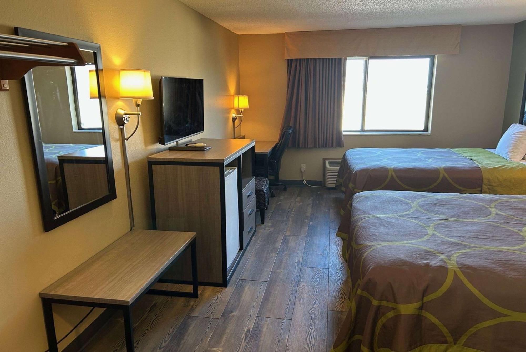 Super 8 By Wyndham Perry Ia Hotel Exterior foto